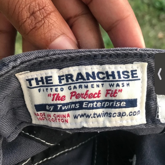 Cubs hat - Picture 6 of 6